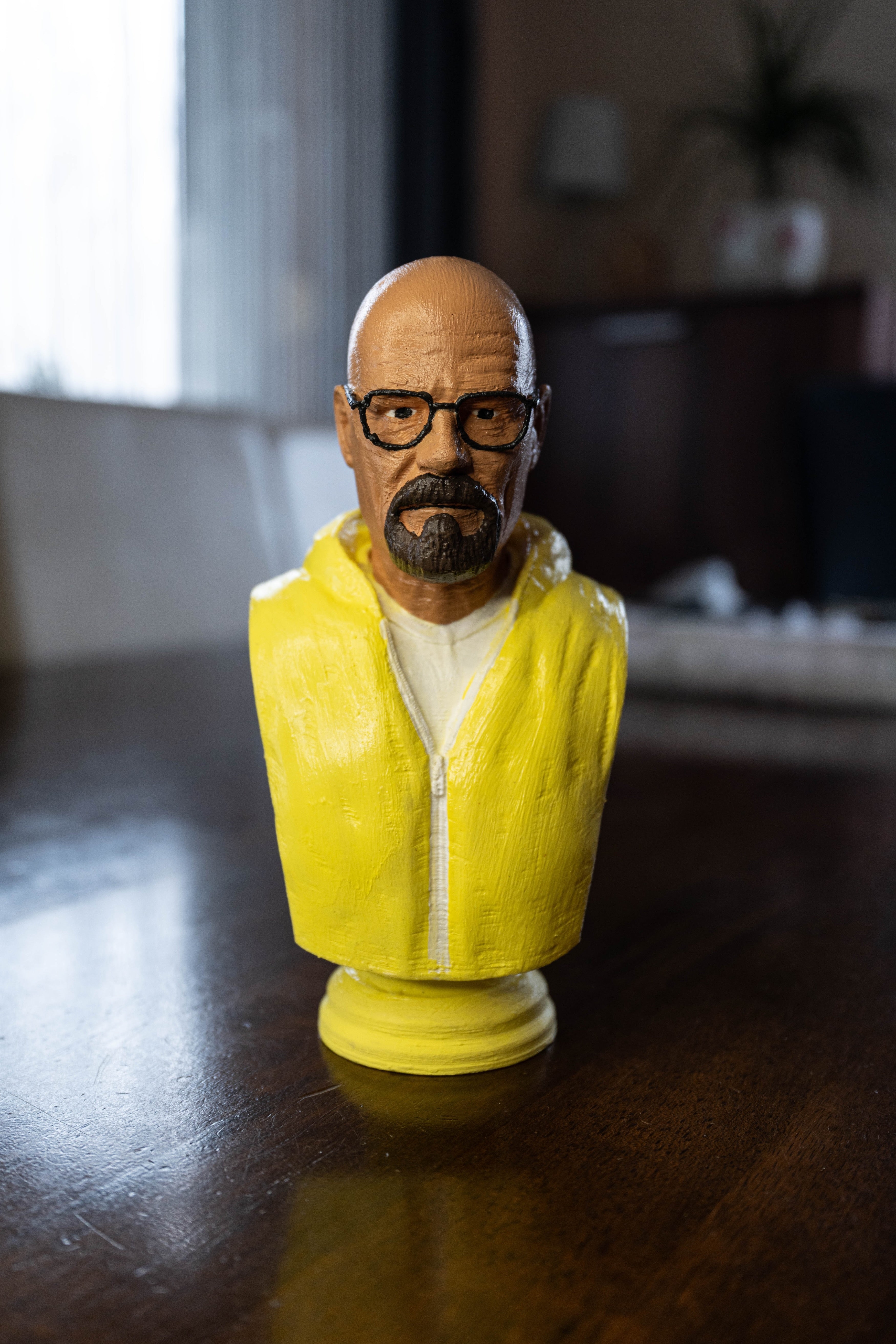 FEHÉR VALTER™ Mellszobor